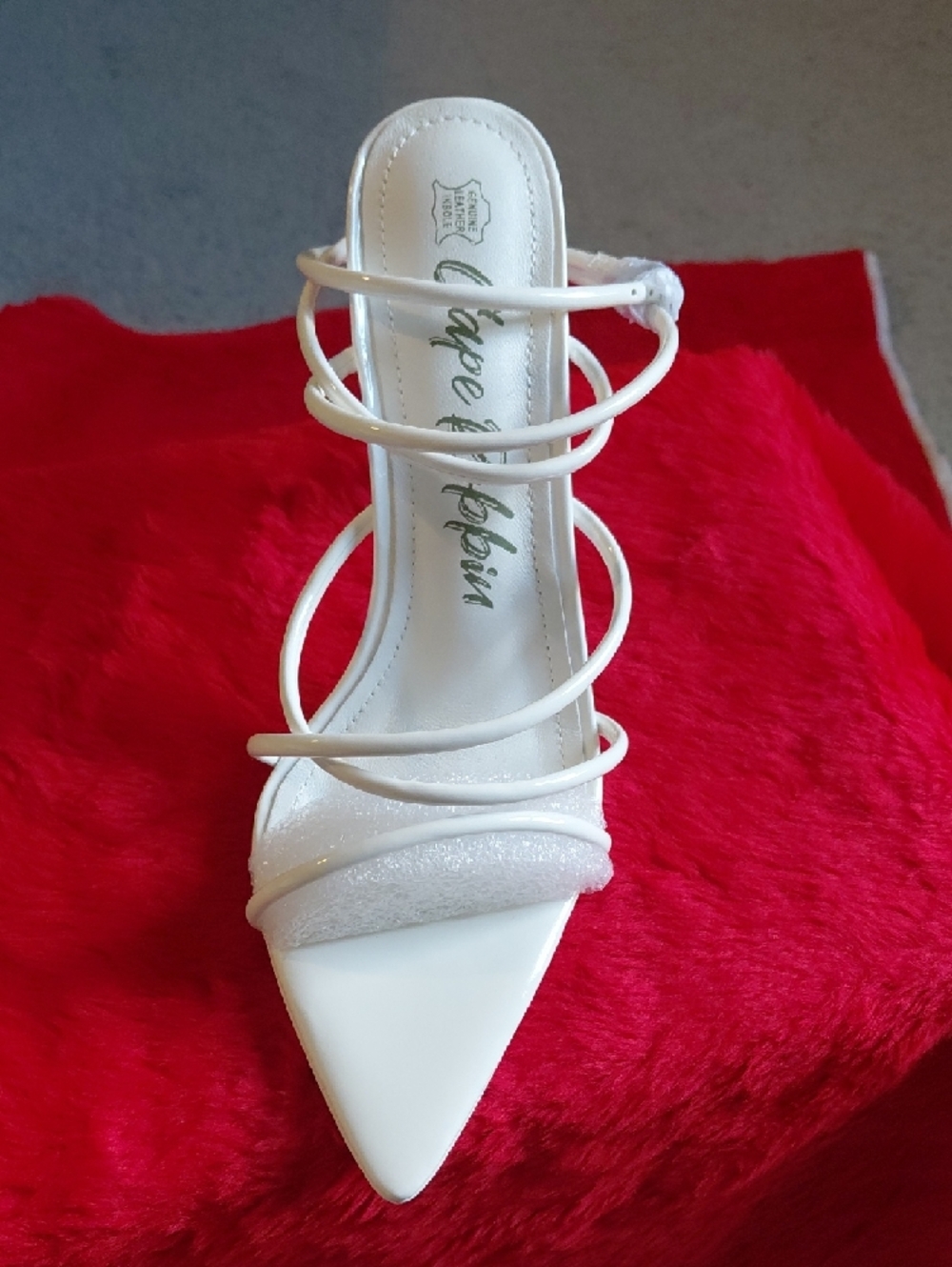 Cape Robbin White Strappy Patent Heeled Sandals - Picture 2 of 15